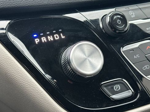 Used 2023 Chrysler Voyager LX image 19