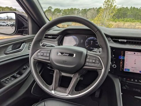 New 2026 Jeep Grand Cherokee Limited image 25