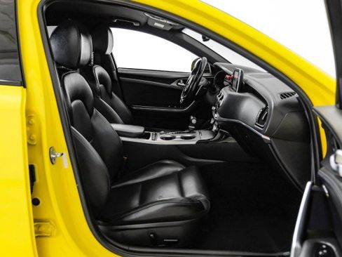 Used 2018 Kia Stinger GT image 34