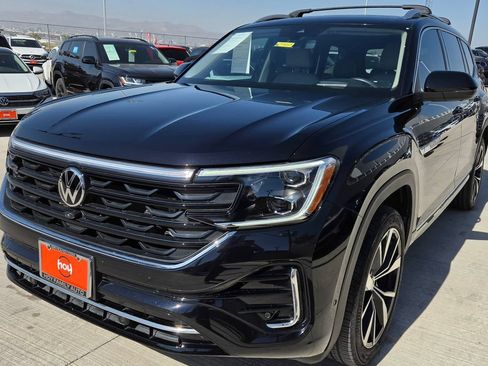 Used 2024 Volkswagen Atlas SEL Premium R-Line AWD/4WD image 4