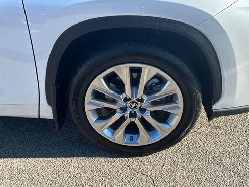 Used 2023 Toyota Highlander Limited image 43
