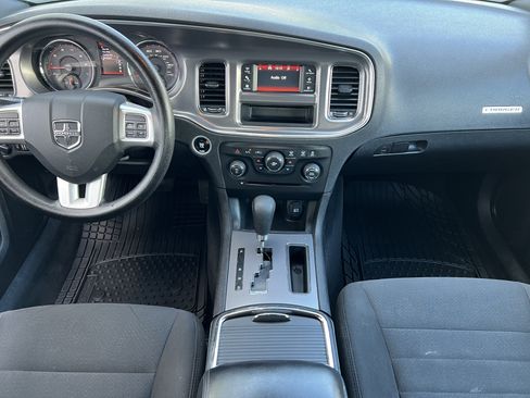 Used 2014 Dodge Charger SE RWD image 31