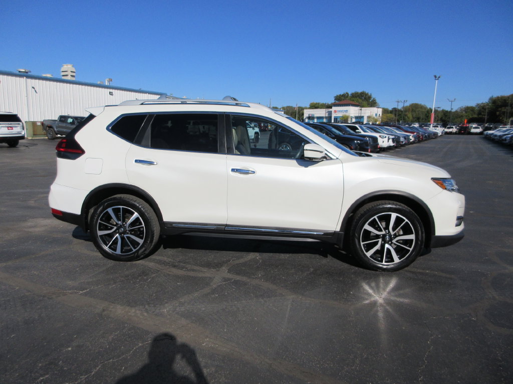 Used 2020 Nissan Rogue SL w/ Premium Package AWD/4WD image 4