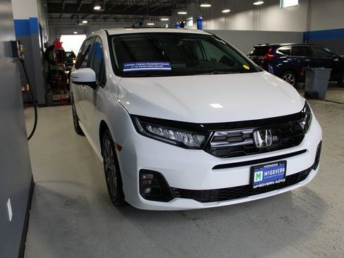 New 2026 Honda Odyssey Touring image 4