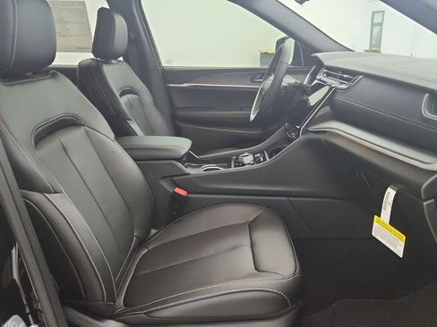New 2025 Jeep Grand Cherokee L Limited image 18