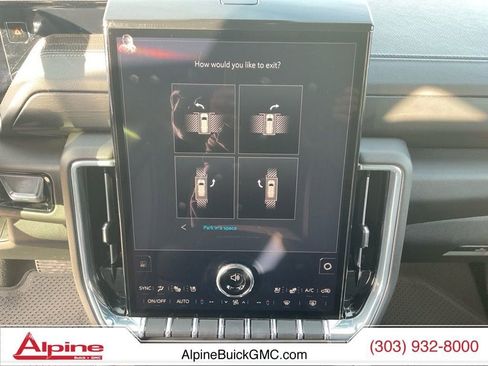 Used 2025 GMC Yukon XL Denali image 11