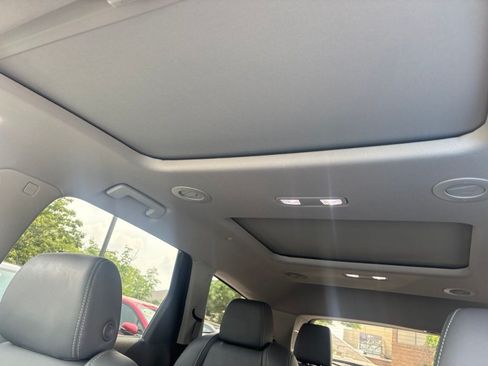 Used 2020 Buick Enclave Premium w/ Sun and Sites Package FWD image 8