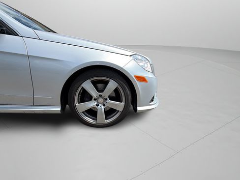 Used 2010 Mercedes-Benz E 350 Sedan image 33