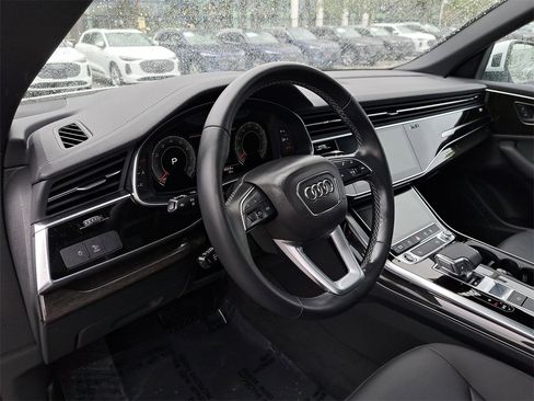 Used 2025 Audi Q8 Premium w/ Convenience Package image 7
