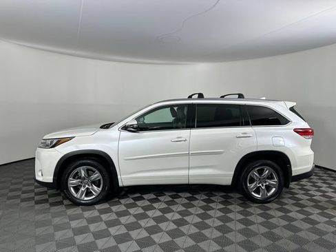 Used 2017 Toyota Highlander Limited w/ Carpet Mat Package AWD/4WD image 30