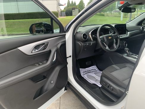 Used 2023 Chevrolet Blazer LT w/ Convenience Package FWD image 7