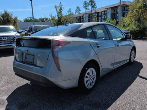 Used 2016 Toyota Prius Two FWD image 6