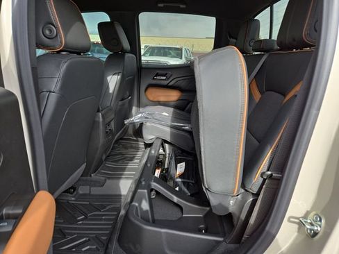 New 2026 GMC Canyon AT4 AWD/4WD image 28