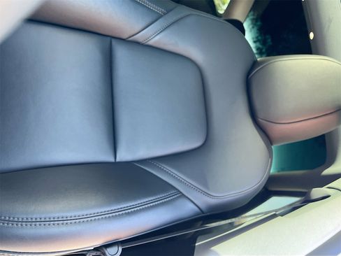 Used 2023 Tesla Model 3 Standard Range image 17