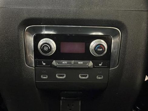 Used 2023 GMC Yukon XL Denali Ultimate AWD/4WD image 38