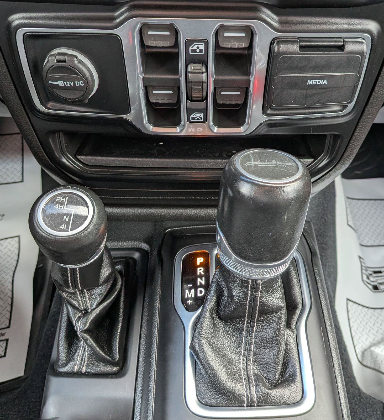 Used 2022 Jeep Gladiator Overland w/ Popular Equipment Package AWD/4WD image 18