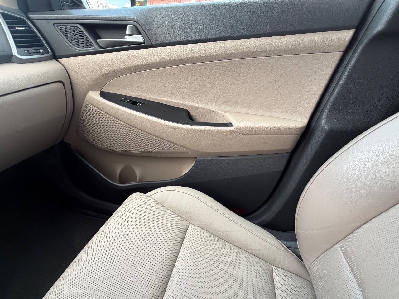 Used 2016 Hyundai Tucson Limited FWD image 13