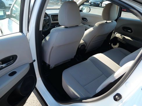 Used 2016 Honda HR-V LX image 18