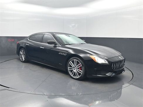 Used 2017 Maserati Quattroporte S GranSport image 35