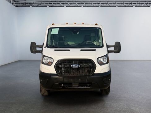 Used 2019 Ford Transit 250 138 RWD image 2