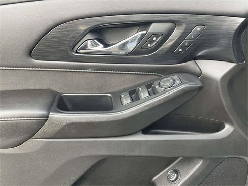 Used 2021 Chevrolet Traverse High Country image 18