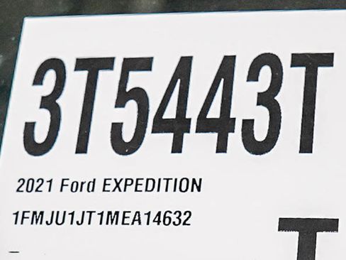 Used 2021 Ford Expedition XLT w/ Equipment Group 202A AWD/4WD image 34