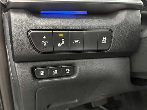 Used 2022 Kia Niro EX Premium image 11