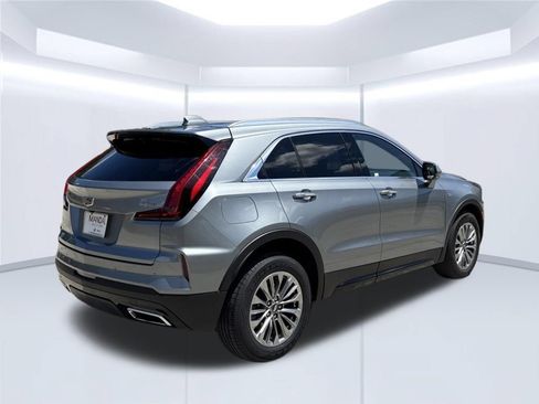 Used 2025 Cadillac XT4 Premium Luxury FWD image 5