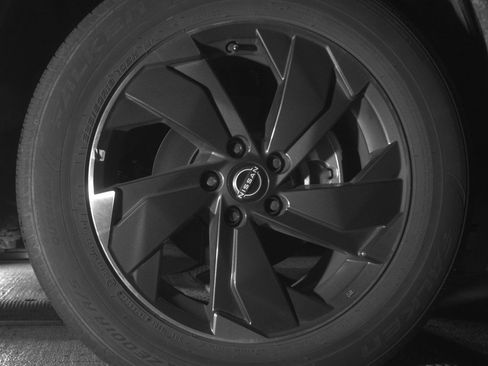 Used 2025 Nissan Rogue SV image 15