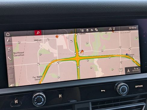 Used 2025 Porsche Macan image 18