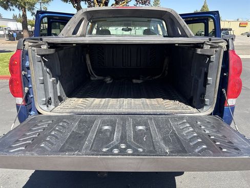 Used 2004 Chevrolet Avalanche 2WD image 30