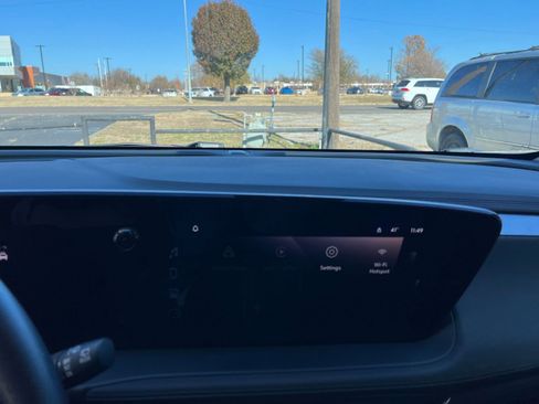 Used 2025 Buick Encore GX Preferred image 18