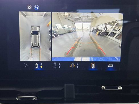 Certified 2025 Chevrolet Equinox ACTIV w/ Safety and Technology Package image 19