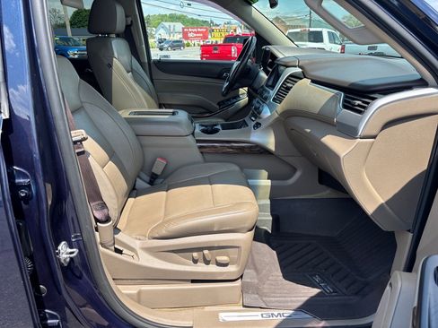 Used 2017 GMC Yukon SLT w/ Premium Edition AWD/4WD image 20