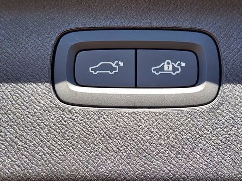 New 2026 Volvo XC90 B6 Plus w/ Protection Package image 24