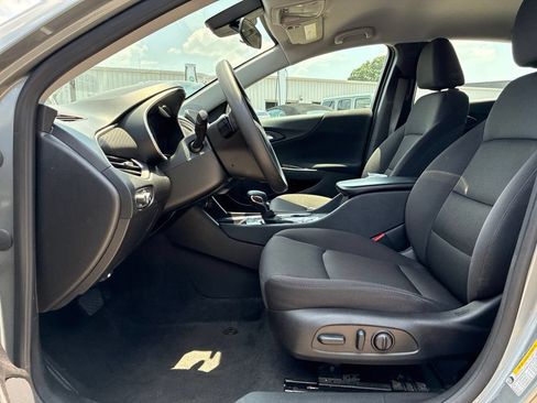 Used 2024 Chevrolet Malibu LT FWD image 11