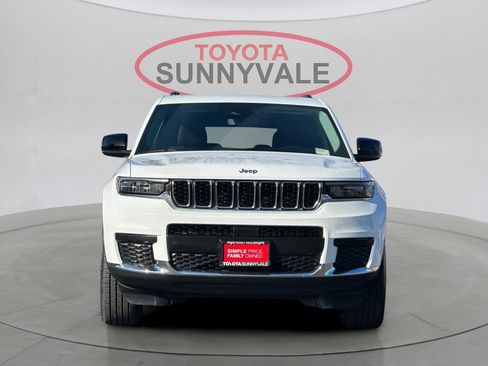 Used 2023 Jeep Grand Cherokee L Laredo image 11