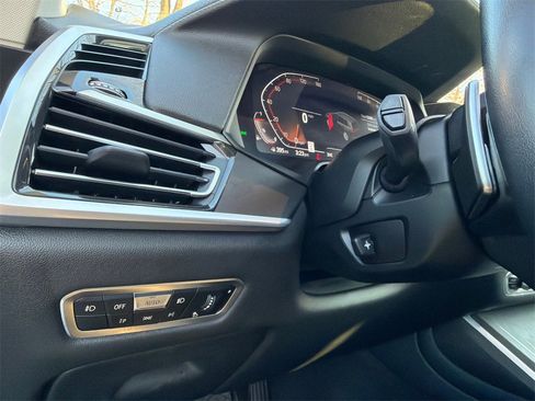 Used 2022 BMW X7 xDrive40i w/ Premium Package image 35