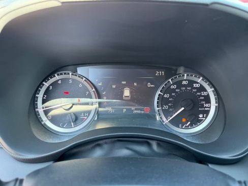 Used 2024 Toyota Highlander LE AWD/4WD image 21