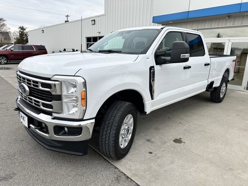 Used 2023 Ford F250 XLT image 3