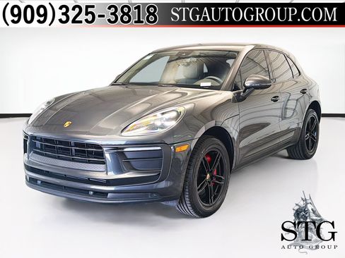Used 2022 Porsche Macan AWD/4WD image 1