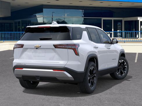 New 2026 Chevrolet Equinox LT w/ Convenience Package II image 4