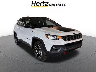 Used 2025 Jeep Compass Trailhawk video 1