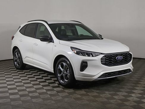 Used 2024 Ford Escape ST-Line w/ Tech Pack #1 FWD image 2