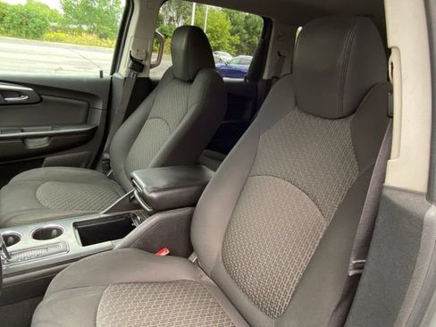 Used 2012 Chevrolet Traverse LT FWD image 6