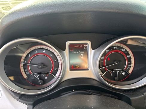 Used 2019 Dodge Journey SE w/ Premium Group image 16