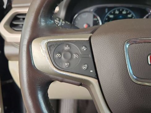 Used 2019 GMC Acadia Denali w/ Technology Package FWD image 13