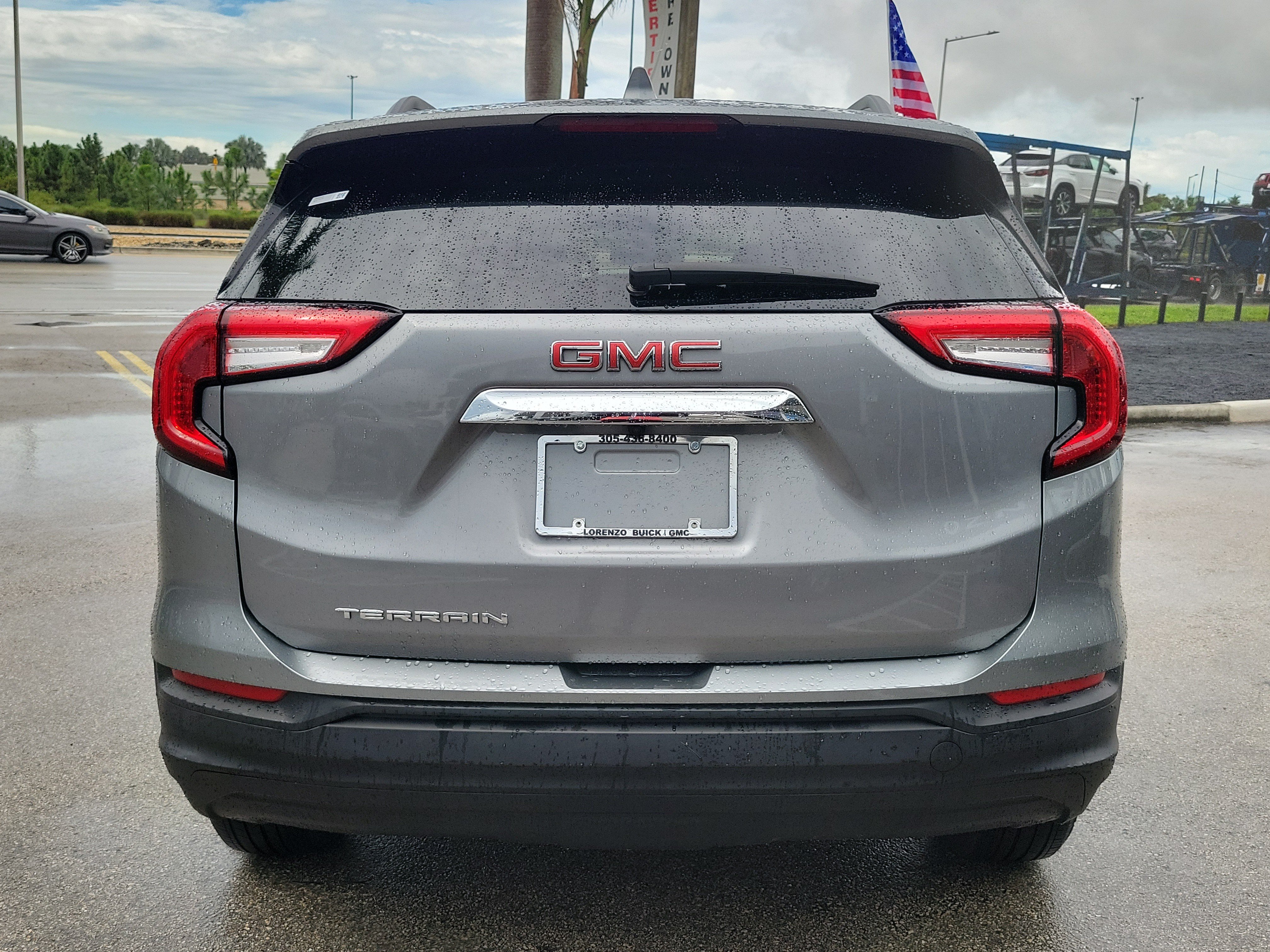 Used 2023 GMC Terrain SLE w/ Driver Convenience Package FWD image 6