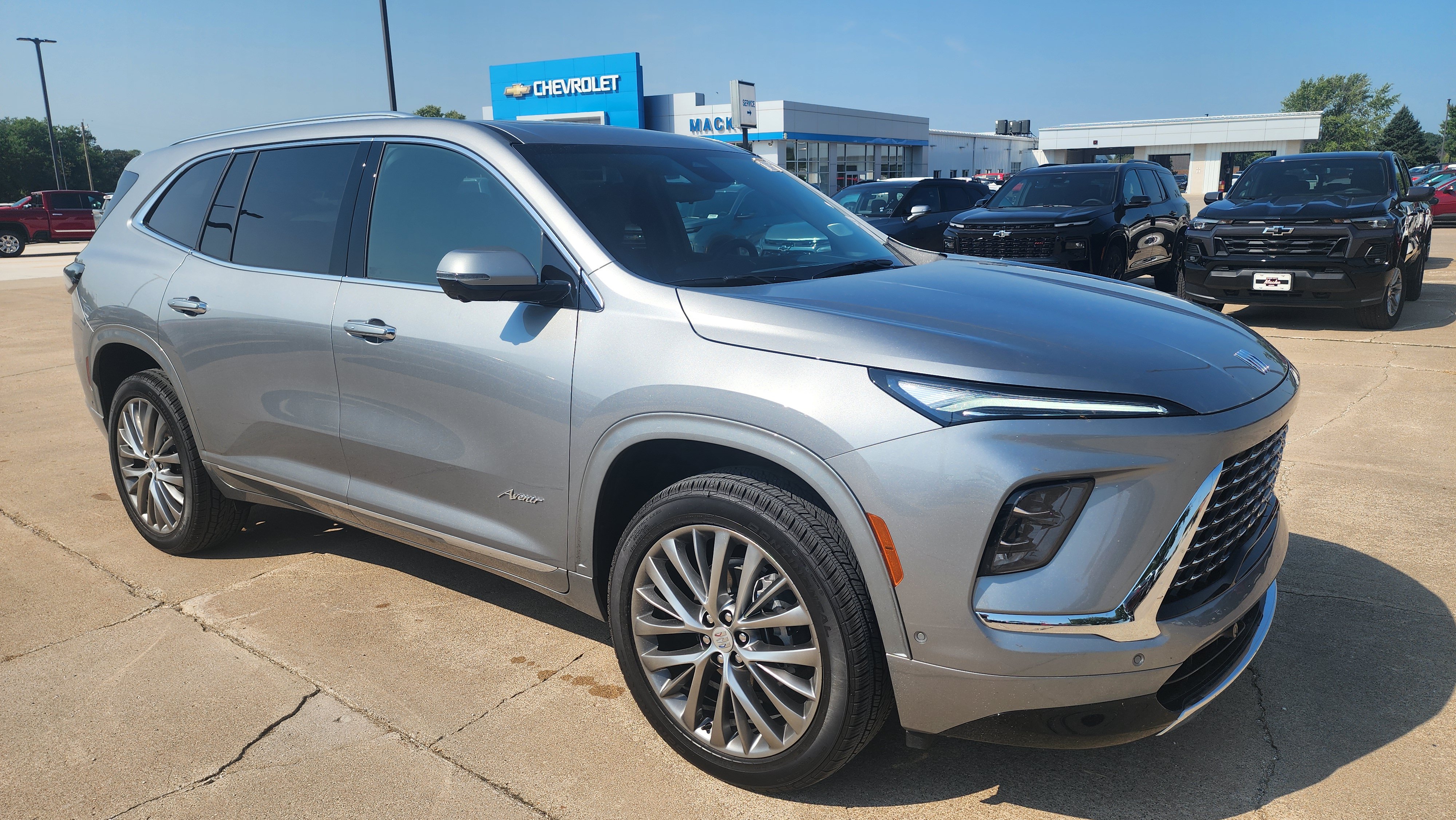 Certified 2026 Buick Enclave Avenir w/ Super Cruise Package AWD/4WD image 3
