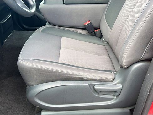 Used 2024 Nissan Titan SV image 20